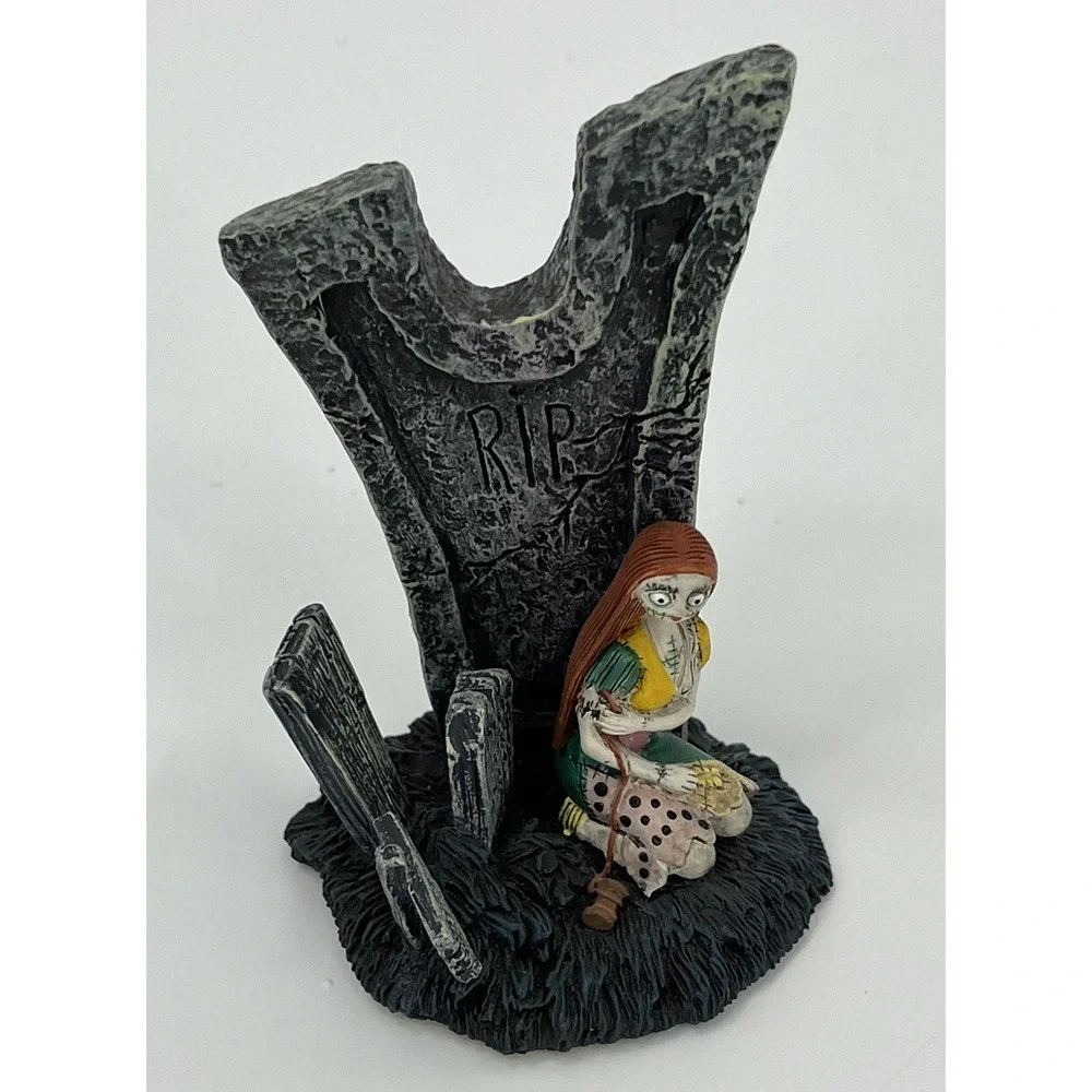 Hawthorne Village Nightmare Before Christmas Sally And The Cemetery Gate COA